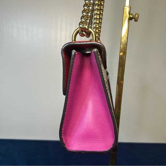 GUCCI GG Supreme with Padlock & Chain Strap Shoulder Bag - Picture 5 of 16